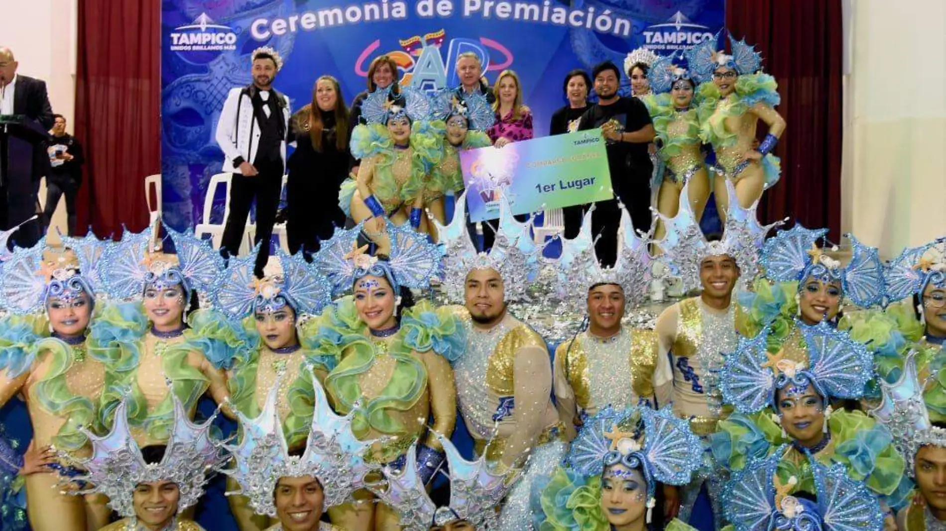 En comparsa foráneas la triunfadora fue "Fiesta Latina Bajo el Mar" 